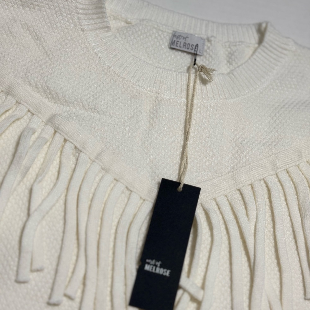 Chic Fringe Detail Women's Sweater in Cream - Picture 2 of 6